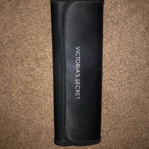 Victoria secrets make up brushes